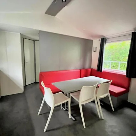 Mobil Avec Terrasse A - 3 Pour 7 Personnes - Api-1-52-1575 مكان تخييم *