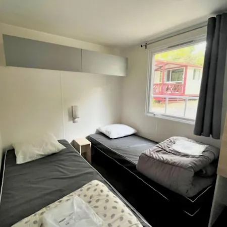 Mobil Avec Terrasse A - 3 Pour 7 Personnes - Api-1-52-1575 *