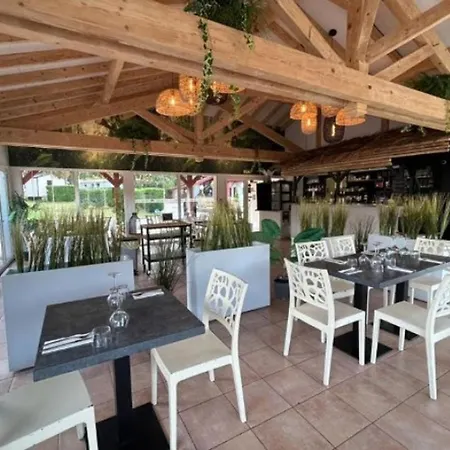 Mobil Avec Terrasse à - 3 Pour 7 Personnes - Api-1-52-1575 Parque de Campismo Espelette